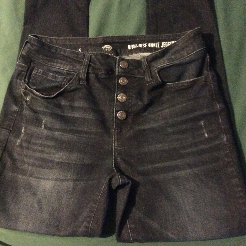 Black button jeans
